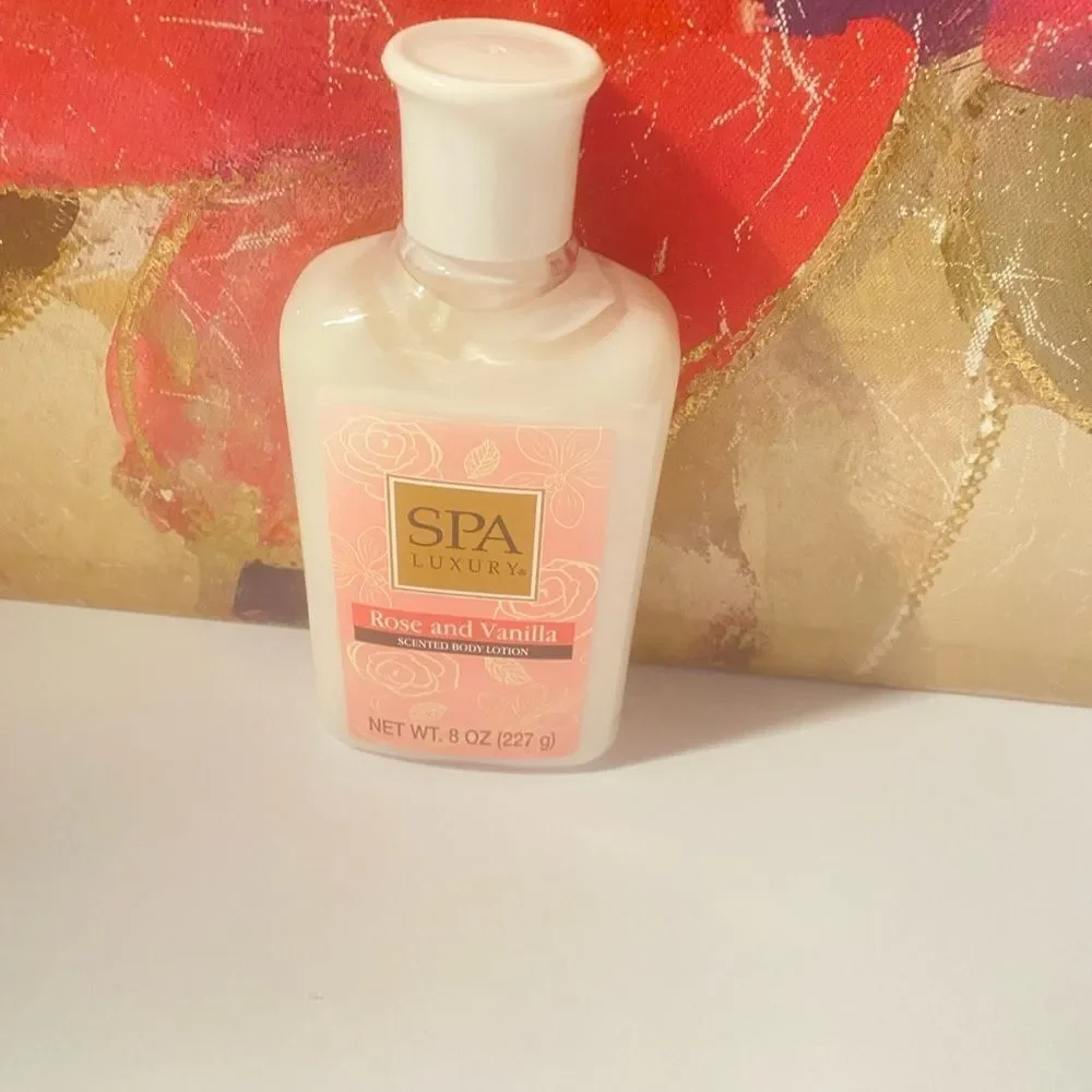 🎁 Spa Luxury Rose And Vanilla Scented Body Lotion 8OZ (227g)